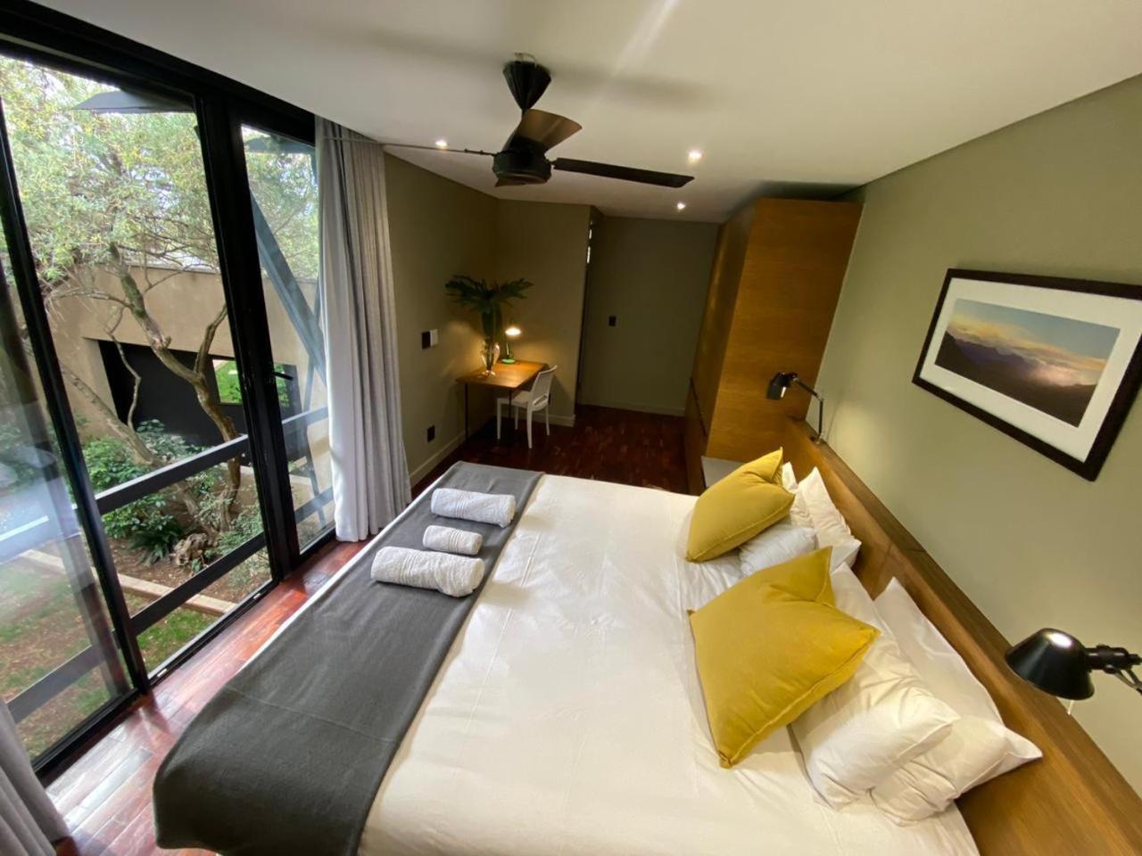 The Hamilton Boutique Hotel Γιοχάνεσμπουργκ Δωμάτιο φωτογραφία